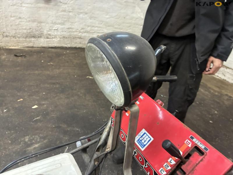 Honda HS80 snowblower 22
