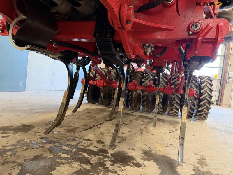 Horsch Focus 6 TD seed drill 68