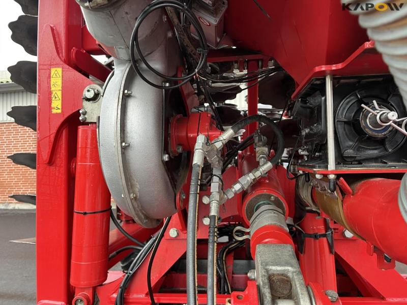 Horsch Joker 12RT disc harrow with Duodrill 16