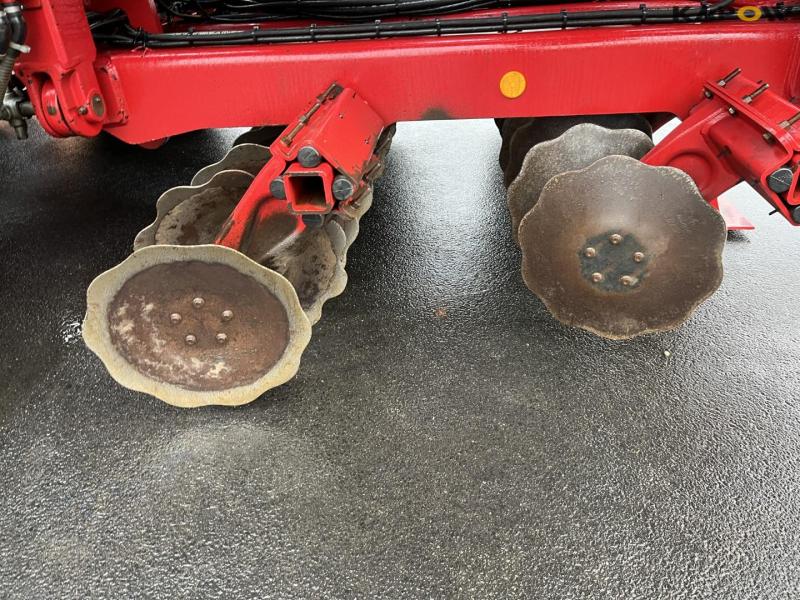 Horsch Joker 12RT disc harrow with Duodrill 25