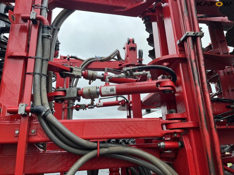 Horsch Joker 12RT disc harrow with Duodrill 31