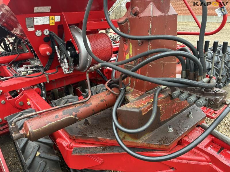 Horsch Pronto 6DC with Duodrill 17
