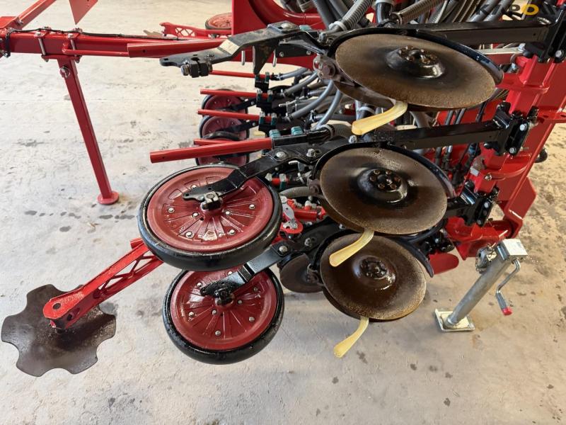 Horsch rapeseed equipment 11