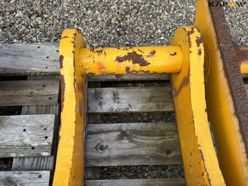 Quick hitch and Weld-on hitch 23