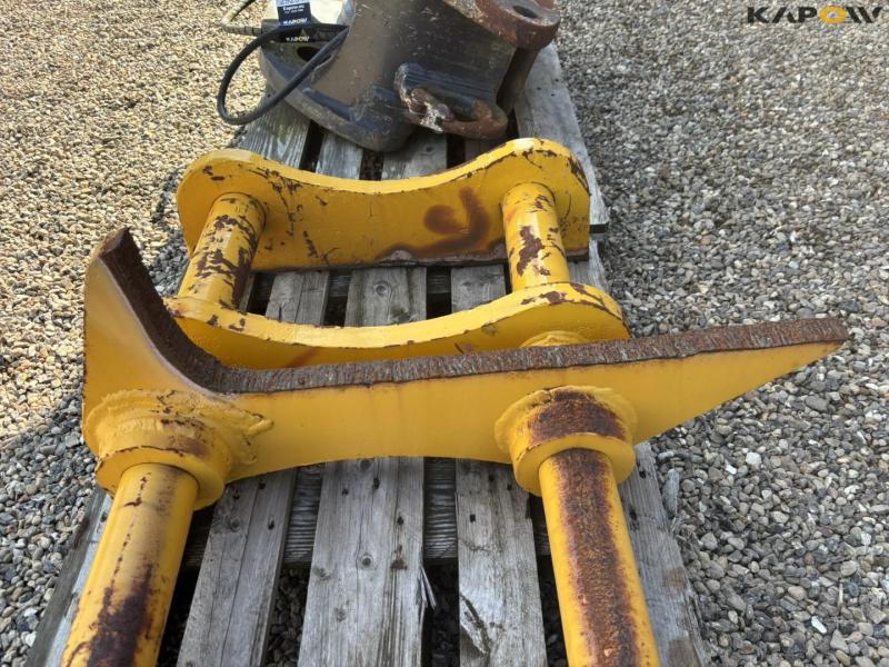 Quick hitch and Weld-on hitch 27