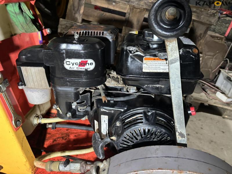 Husqvarna FS 400LV asphalt cutter 15