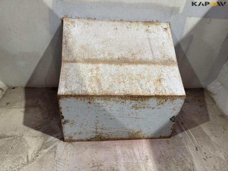 Hvamø container for hook and wire hoist 32