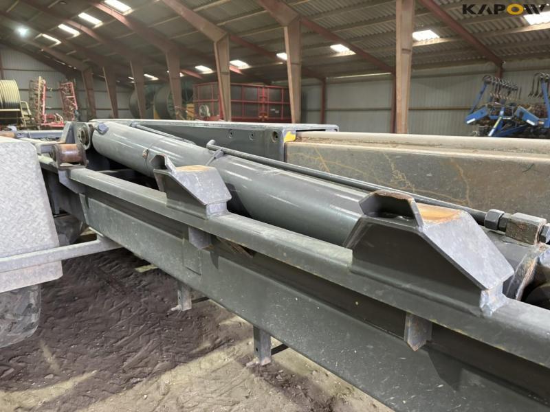 Hvamø hook lift with its own hydraulics 18