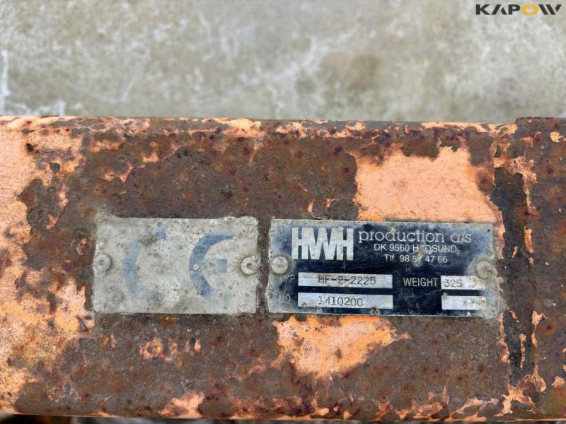 HWM sweeper with hydraulic side shift 12