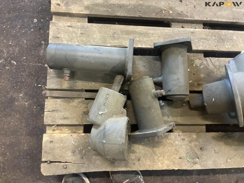Hydraulics and gears 19