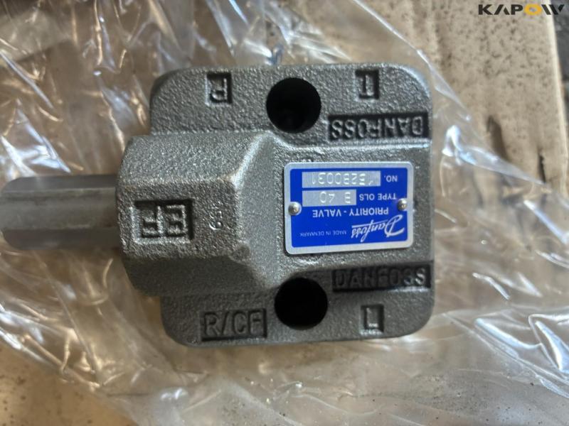 Hydraulic pumps/ Pistons and more 12