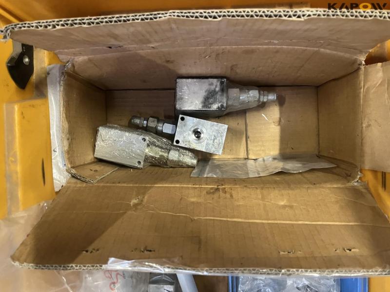 Hydraulic hoses and workshop equipment 14