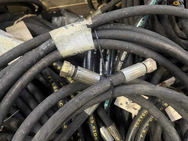 Hydraulic hoses and workshop equipment 18
