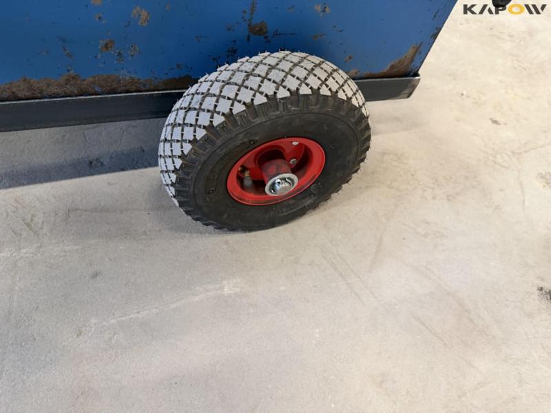 Hydraulic station 18