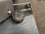 Hydraulic tank with cooler 18