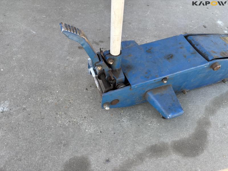 Hydraulic 2 ton jack 9
