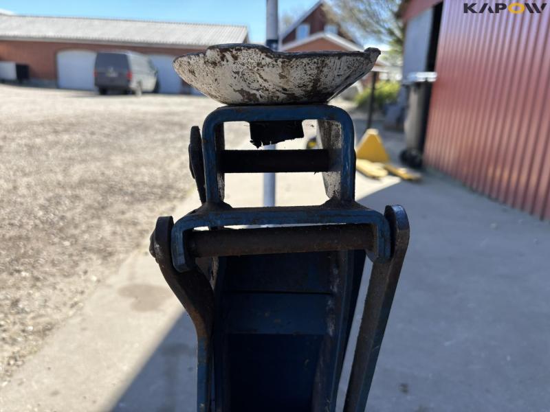 Hydraulic 2 ton jack 17