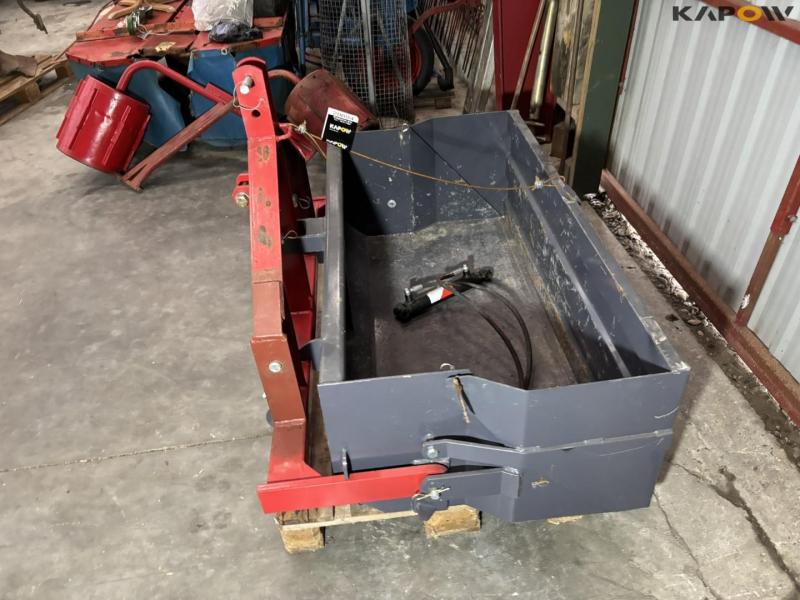 Hydraulic rear tip bucket 8