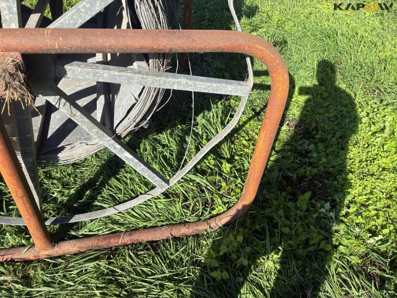 Hydraulic fence roller for three-point suspension 27