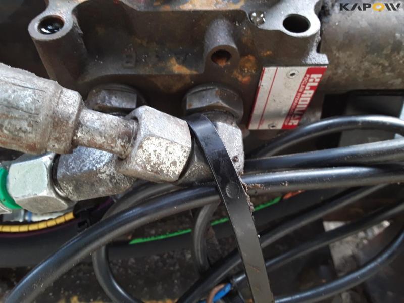 Hydraulic pallet forks with Volvo hitch 20