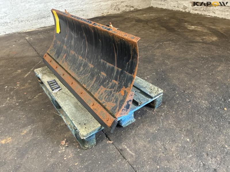 Hydraulic scraper blade for A-frame 1
