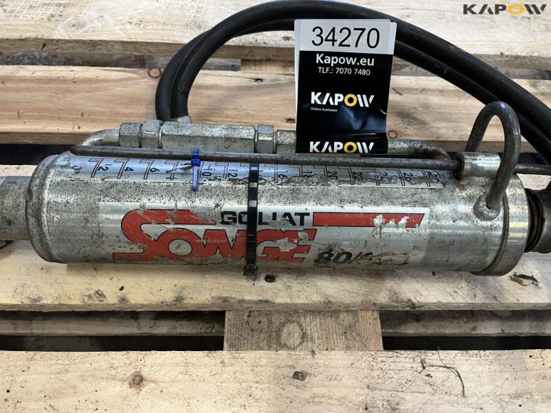 Hydraulic top link 11