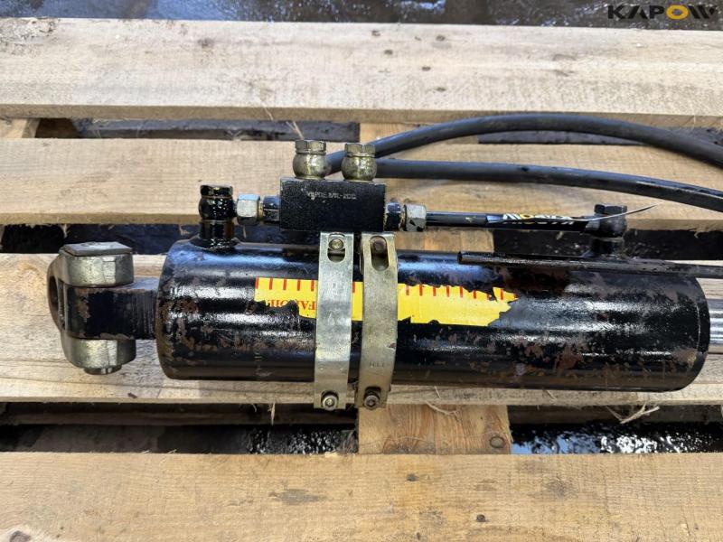 Hydraulic top link 5