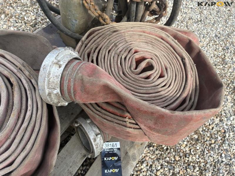 Hydraulically driven pump with 4