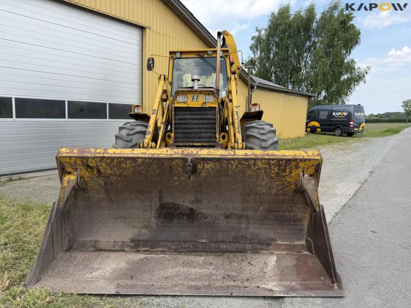 Hydrema 806 CLS backhoe loader 2