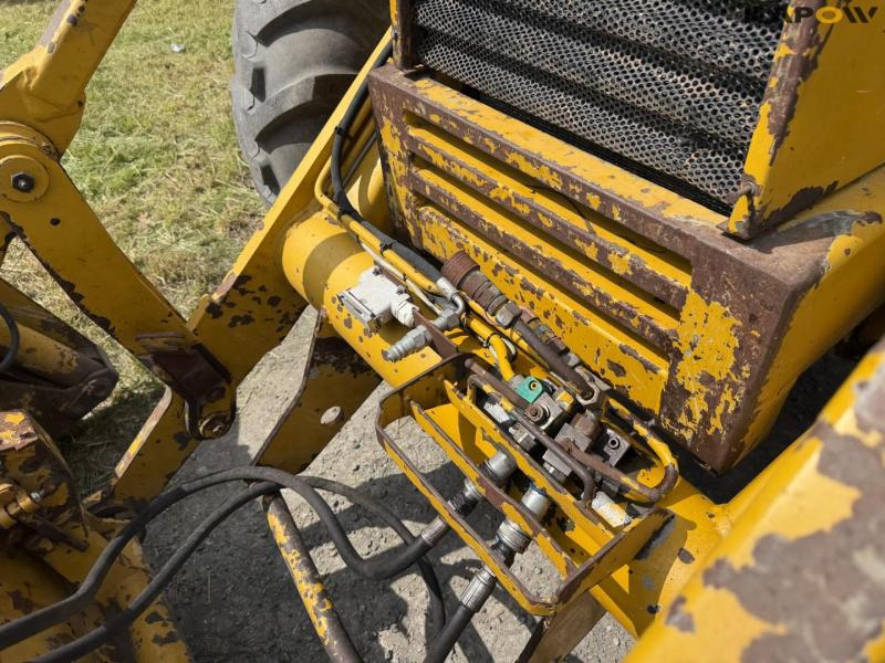 Hydrema 806 CLS backhoe loader 10