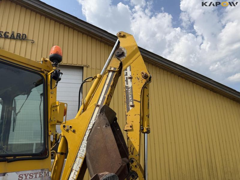 Hydrema 806 CLS backhoe loader 26