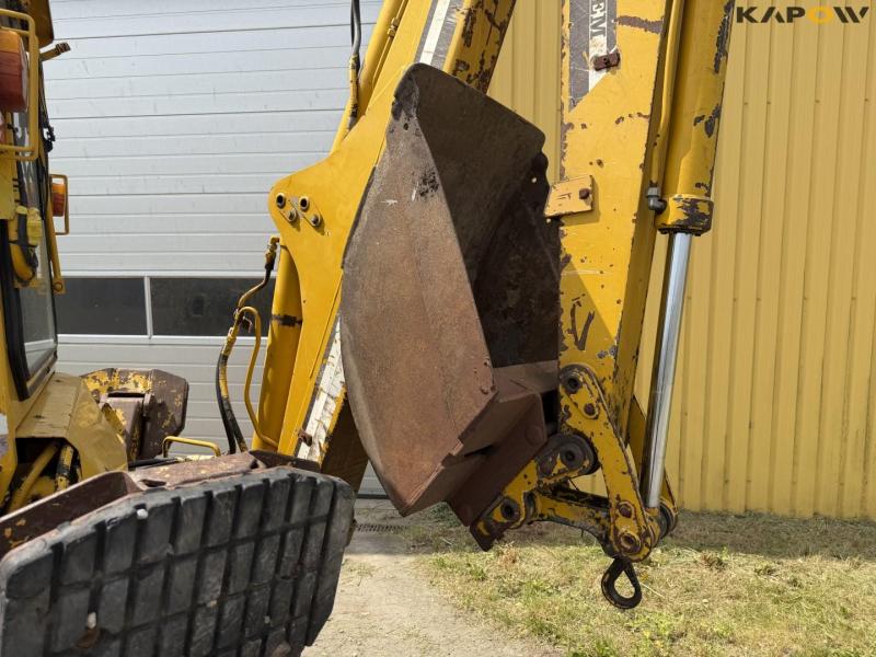 Hydrema 806 CLS backhoe loader 27