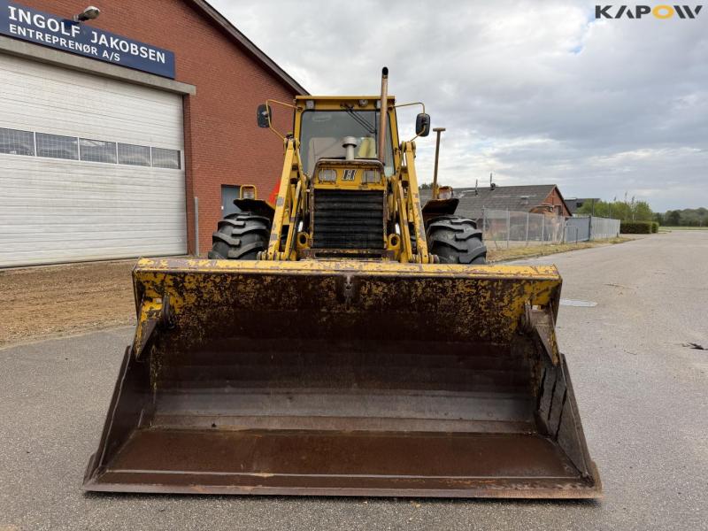 Hydrema 806 backhoe loader 2