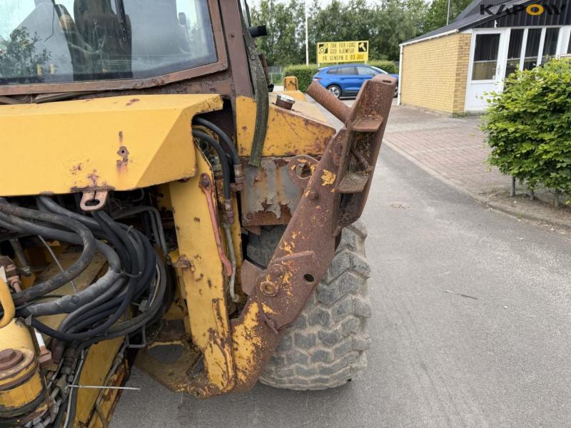 Hydrema 906 backhoe loader 26