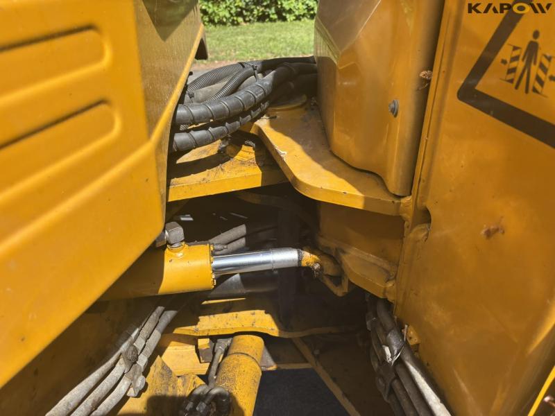 Hydrema 906D backhoe loader 24