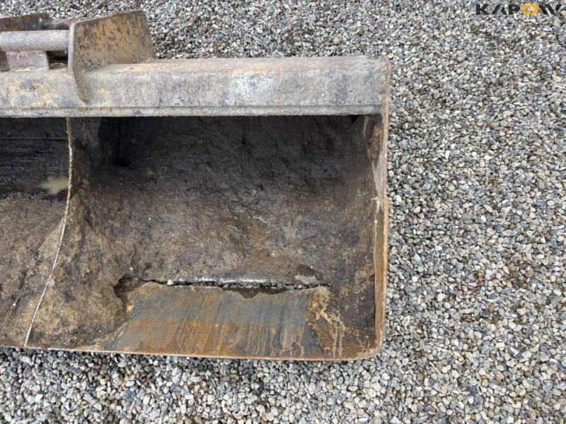 Hydrema PBH grading bucket with S40 hitch 10