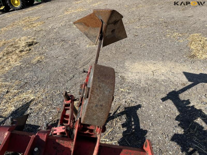 Hylleberg 4 row potato harrow 9