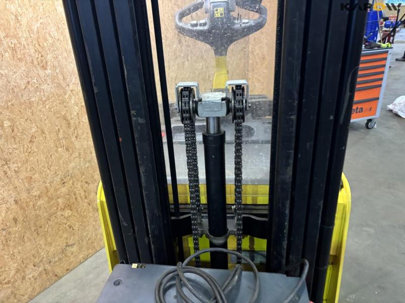 Hyster electric stacks 7