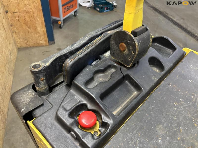 Hyster electric stacks 8