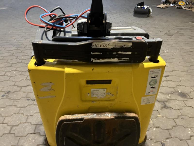 Hyster P2.0S FBW Electric Stacker 16