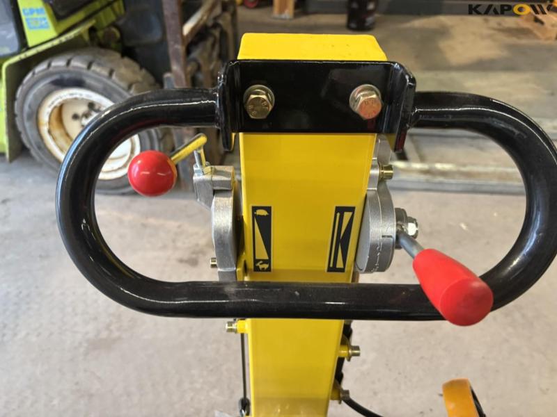 Hyundai plate vibrator 15