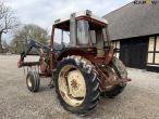 IH 685 XL tractor with front loader 7