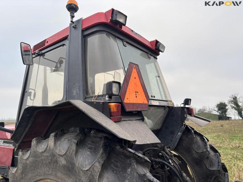 IH 956 XL 4WD with front linkage 37