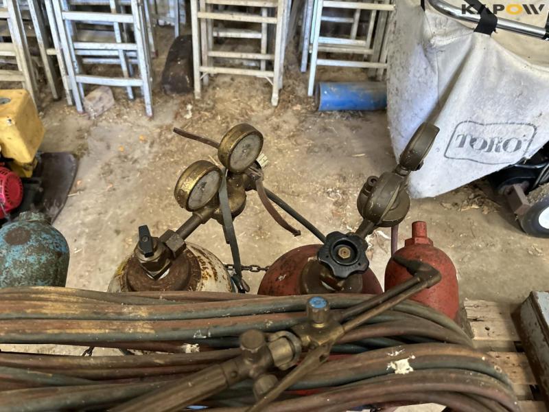 Oxygen and gas set with equipment 6