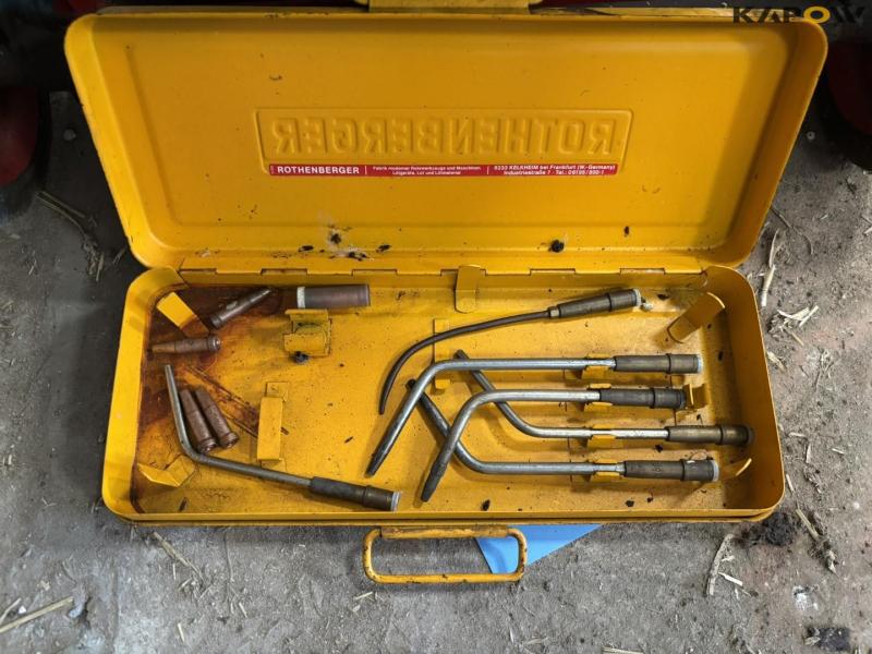 Oxygen and gas set with cart 11
