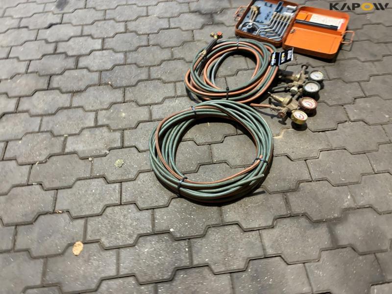 Oxygen and gas set 4
