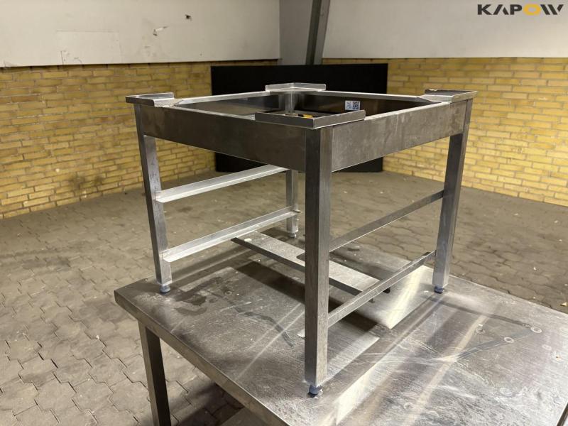 Industrial kitchen table with tray shelf 10