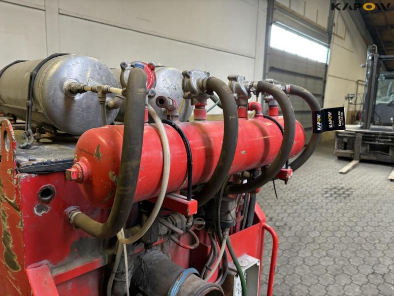 Industrial vacuum cleaner 10