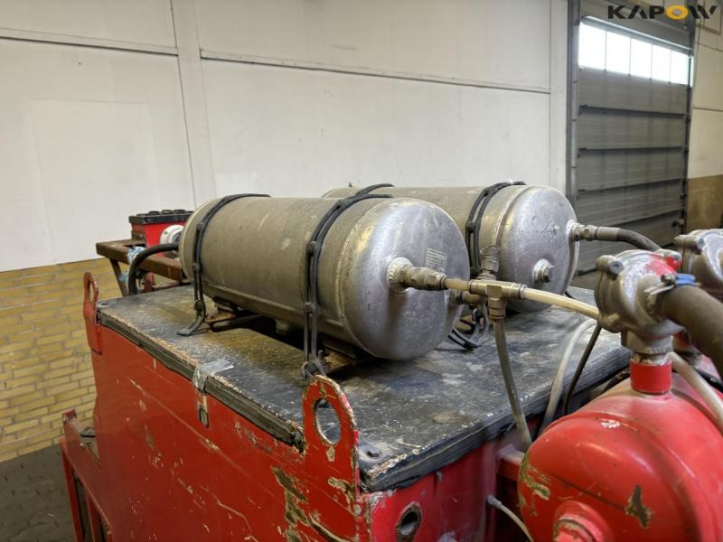 Industrial vacuum cleaner 11