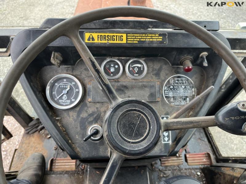 International 789 tractor 27